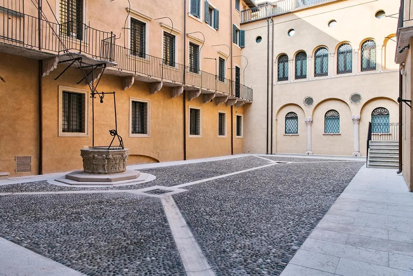 Palazzo Confalonieri Da Lisca Verona